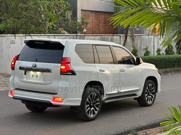 Toyota Land Cruiser Prado 2.7 2019 White