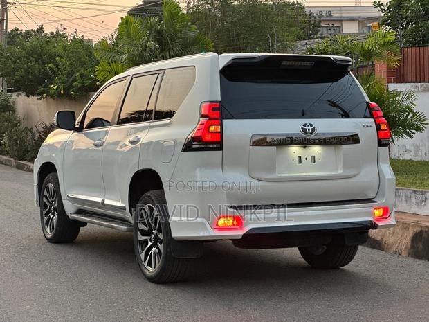 Toyota Land Cruiser Prado 2.7 2019 White