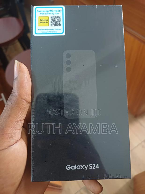 New Samsung Galaxy S24 128 GB Black photo 2