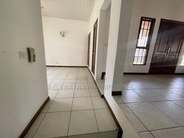 3bdrm House in Kg Franco Properties, Ashaiman Municipal for rent · Photo 4