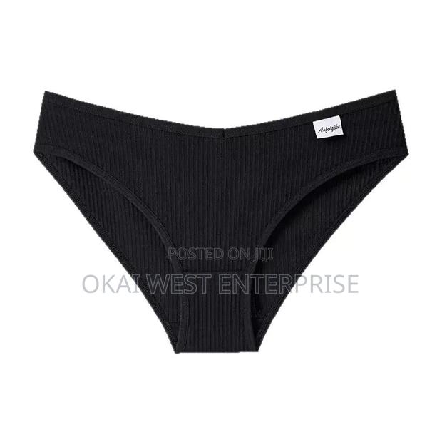 Ultra-Comfort Seamless Cotton Briefs for Ladies 3 Sets