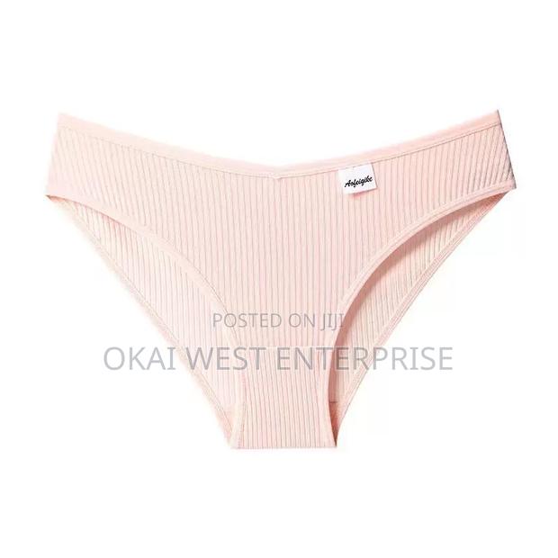 Ultra-Comfort Seamless Cotton Briefs for Ladies 3 Sets