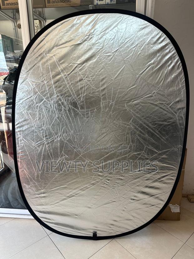 2 In 1 100 X 150 Cm Collapsible Reflector (White + Silver) Illuminator