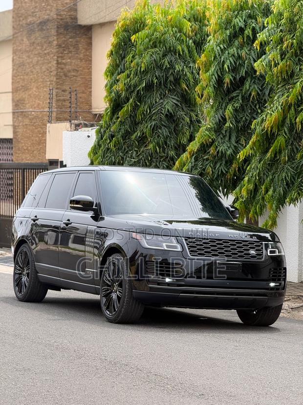 Land Rover Range Rover Vogue 2021 Black photo 2