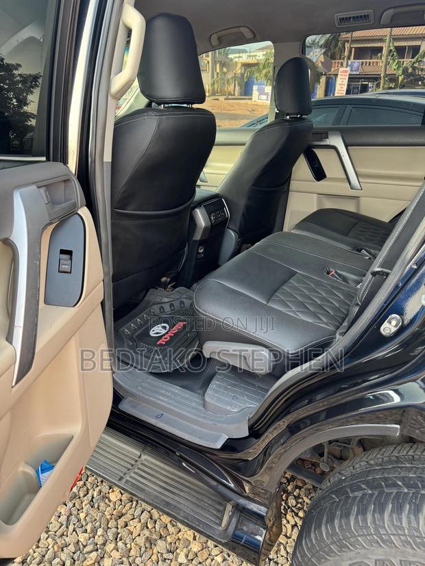 Toyota Land Cruiser Prado 3.0 TD 2011 Black