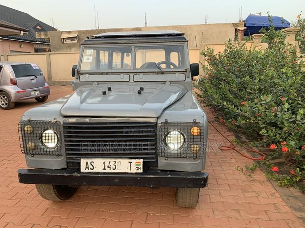 Land Rover Discovery 1990 Gray