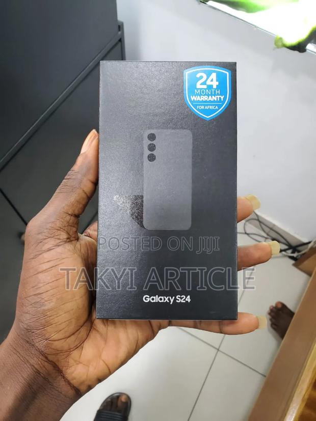 New Samsung Galaxy S24 512 GB Black · Photo 3
