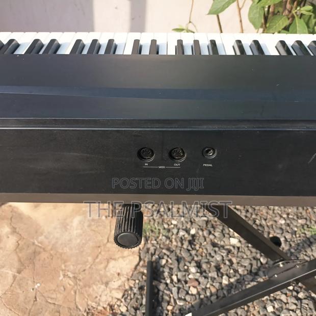 Yamaha P-70 Digital Piano 88weighted Keys photo 8