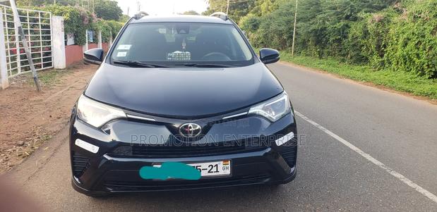 Toyota RAV4 LE AWD (2.5L 4cyl 6A) 2017 Blue