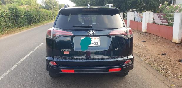 Toyota RAV4 LE AWD (2.5L 4cyl 6A) 2017 Blue