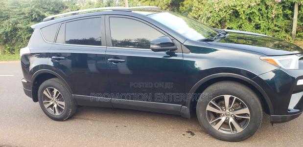 Toyota RAV4 LE AWD (2.5L 4cyl 6A) 2017 Blue