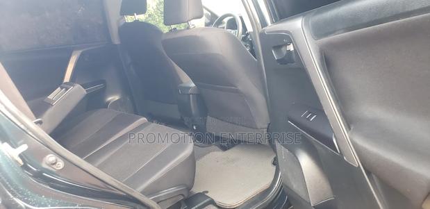 Toyota RAV4 LE AWD (2.5L 4cyl 6A) 2017 Blue