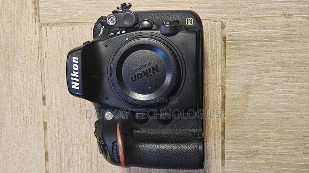 Nikon D800 Body With Battery And Charger photo 2
