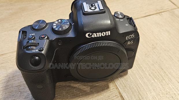 Canon R6 Camera Body With Battery And Charger photo 2