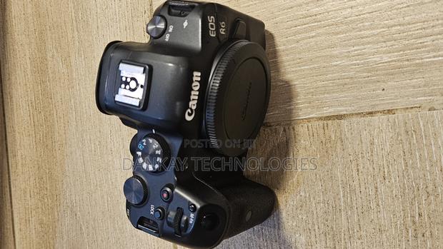 Canon R6 Camera Body With Battery And Charger photo 3