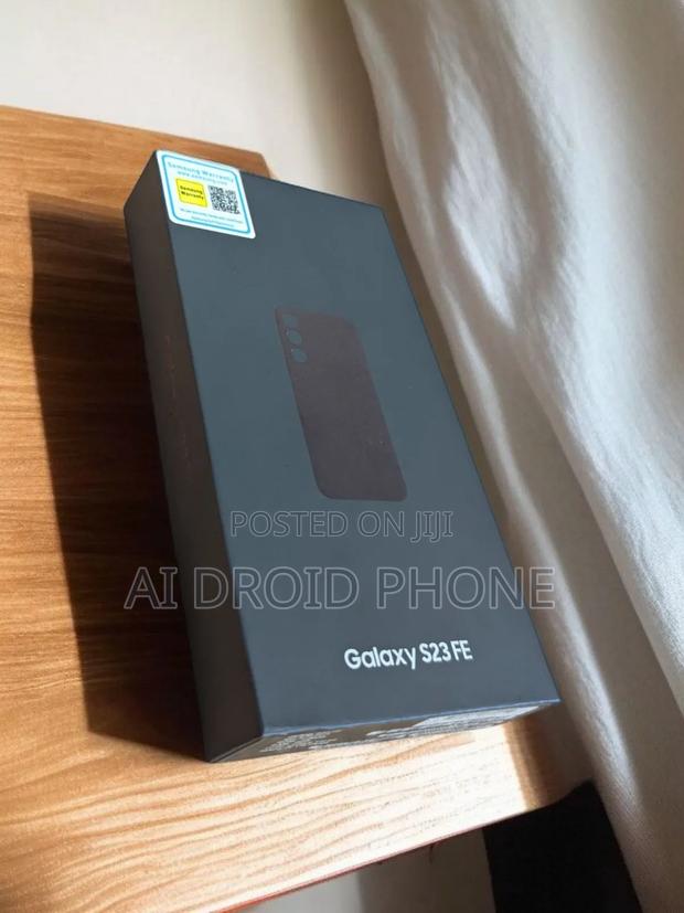 New Samsung Galaxy S23 FE 128 GB Black photo 2