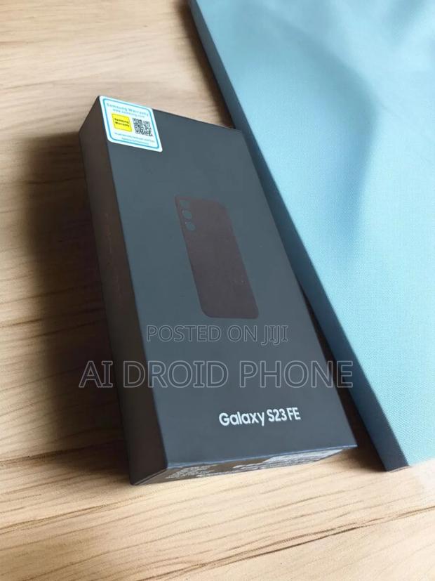 New Samsung Galaxy S23 FE 128 GB Blue · Photo 3