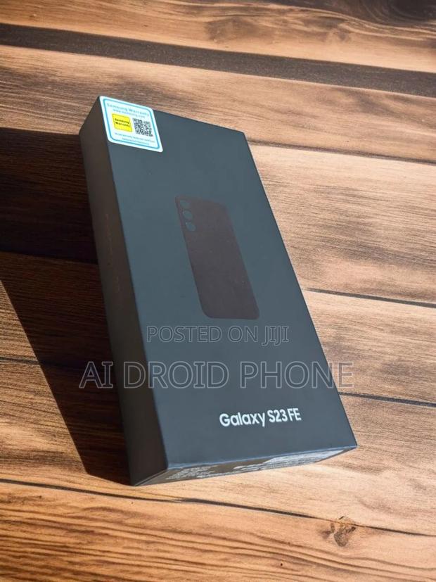 New Samsung Galaxy S23 FE 128 GB Gray photo 2