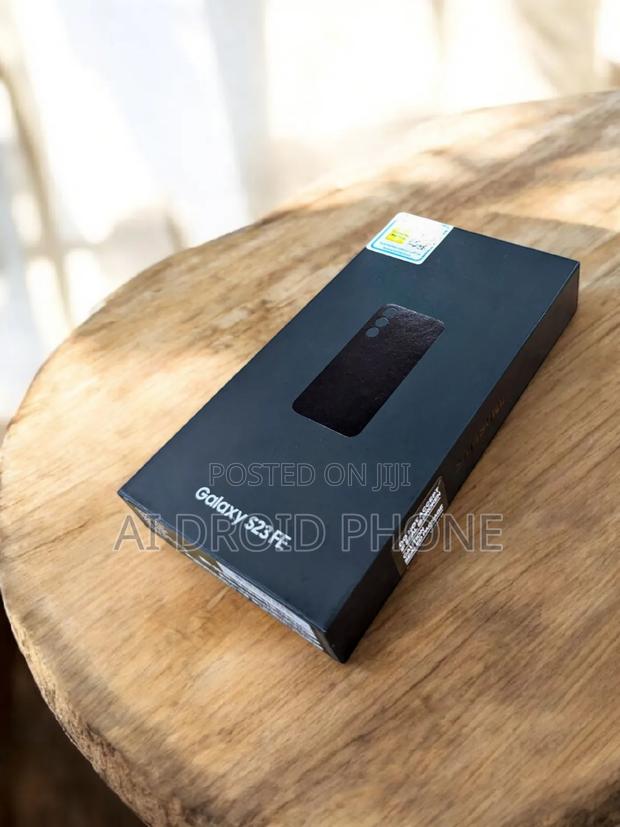 New Samsung Galaxy S23 FE 128 GB Blue photo 2