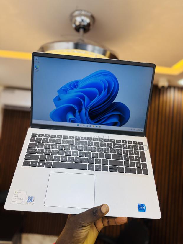 Laptop Dell Inspiron 15 3531 16GB Intel Core i5 SSD 512GB