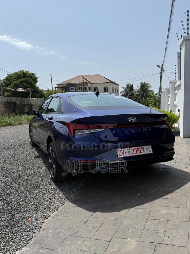 Hyundai Elantra Limited 2021 Blue