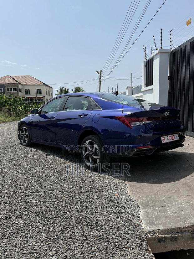 Hyundai Elantra Limited 2021 Blue