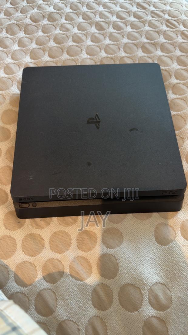Ps4 Slim With Games · Photo 2