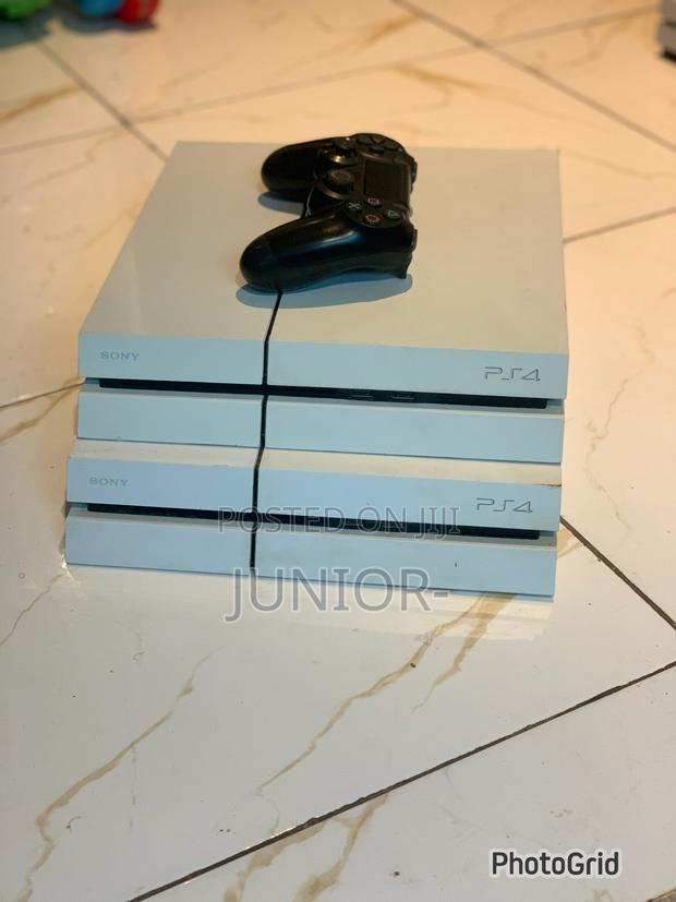 White Edition Ps4 Jailbreak 17 Games Free 2 Pads · Photo 2