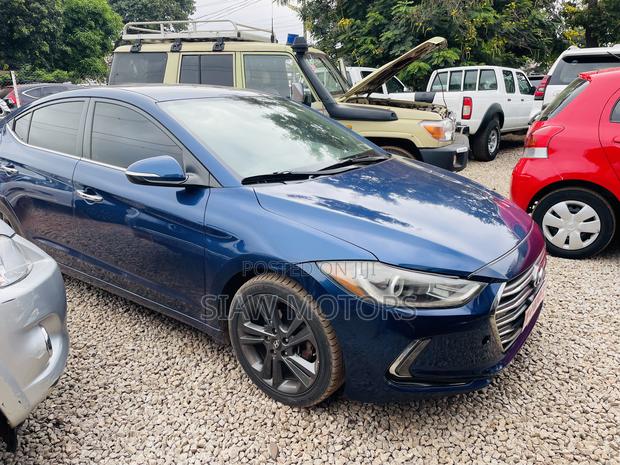 Hyundai Elantra SE Sedan FWD (2.0L 4cyl 6M) 2017 Blue