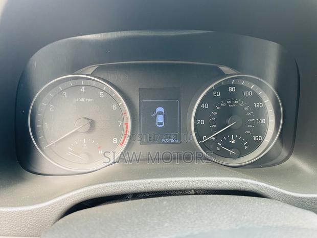 Hyundai Elantra SE Sedan FWD (2.0L 4cyl 6M) 2017 Blue