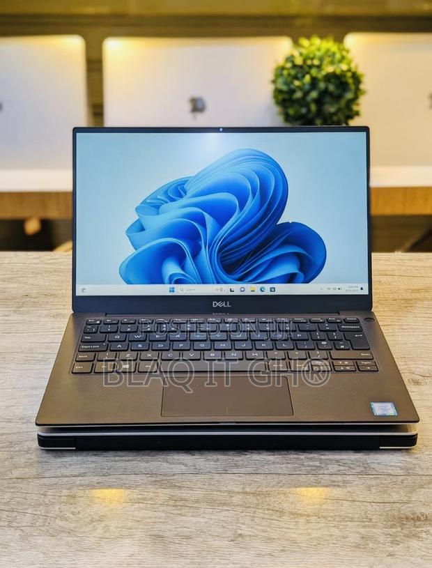 Laptop Dell XPS 15 16GB Intel Core i5 SSD 256GB · Photo 3