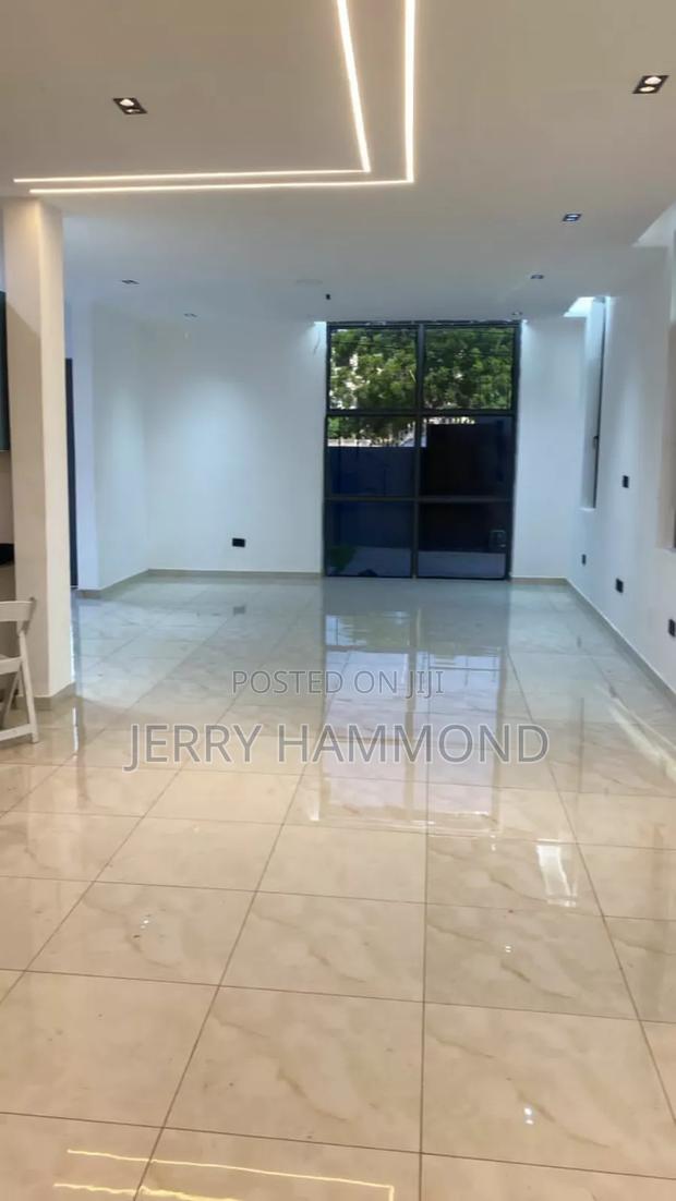 4bdrm House in East Airport, Tseaddo for rent · Photo 2