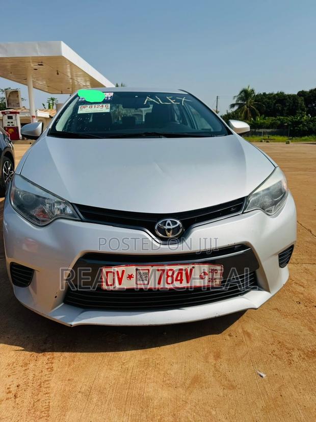 Toyota Corolla LE 4dr Sedan (1.8L 4cyl CVT) 2015 Silver