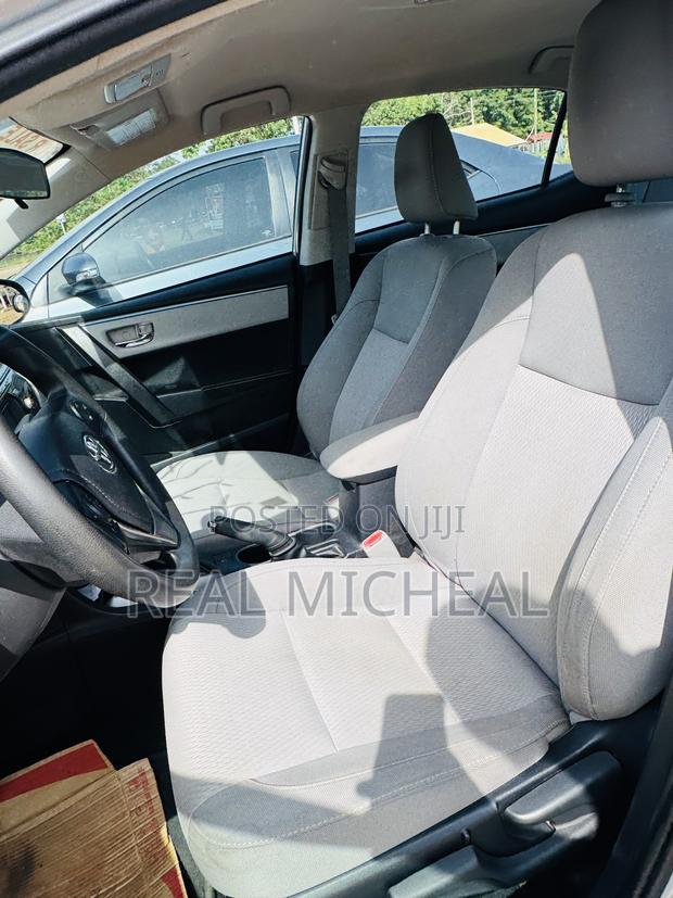 Toyota Corolla LE 4dr Sedan (1.8L 4cyl CVT) 2015 Silver