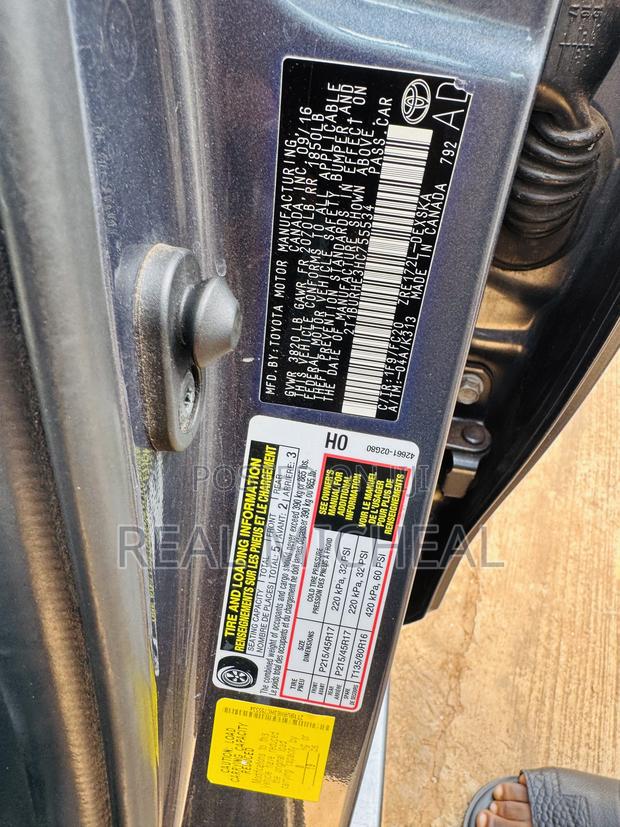 Toyota Corolla SE (1.8L 4cyl 6M) 2018 Black