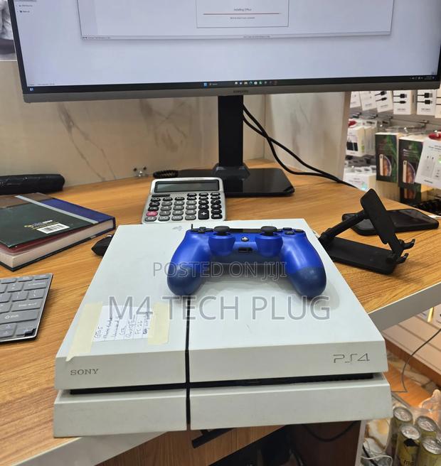 Playstation 4 Fat · Photo 4