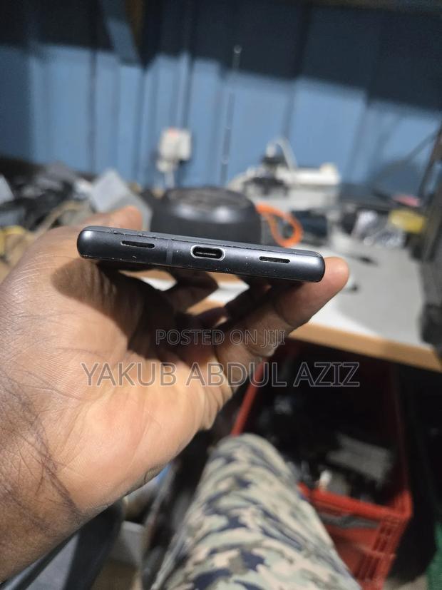 Google Pixel 7a 128 GB Black photo 4