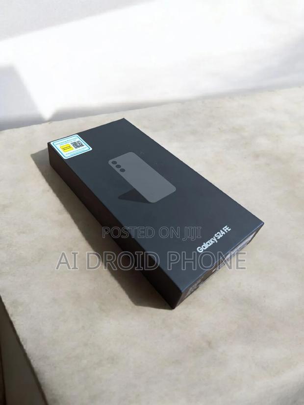 New Samsung Galaxy S24 FE 128 GB Blue photo 2