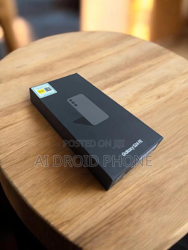 New Samsung Galaxy S24 FE 128 GB Gray photo 2