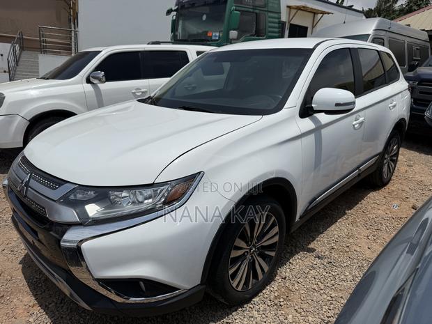 Mitsubishi Outlander SEL AWC 2019 White