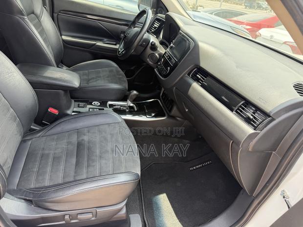 Mitsubishi Outlander SEL AWC 2019 White