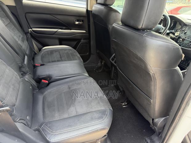 Mitsubishi Outlander SEL AWC 2019 White