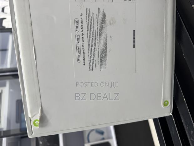 New Laptop Apple MacBook Pro 32GB Apple M2 Ultra SSD 1T photo 3