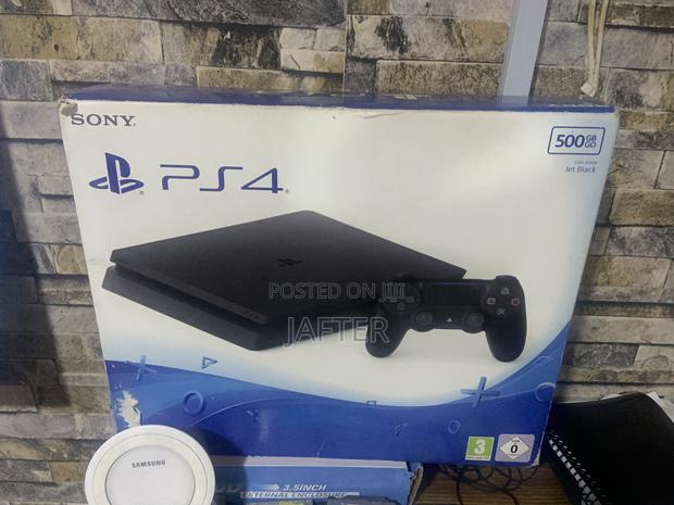 Ps4 Slim in Box With Fc27 10 Latest Games Installed · Photo 2