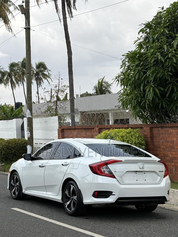 Honda Civic Touring 4dr Sedan (1.5L 4cyl) 2016 White