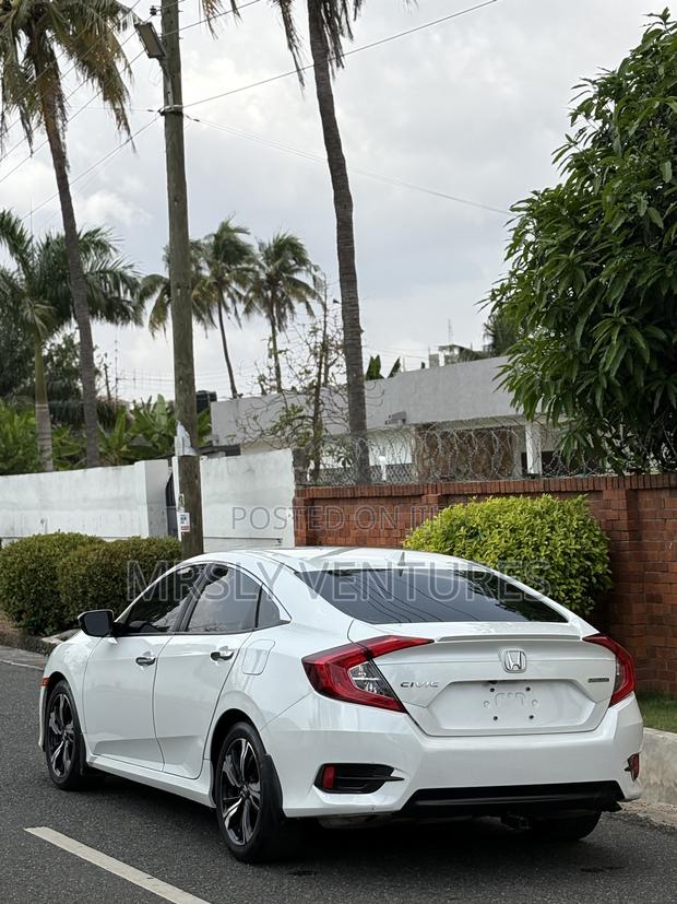 Honda Civic Touring 4dr Sedan (1.5L 4cyl) 2016 White