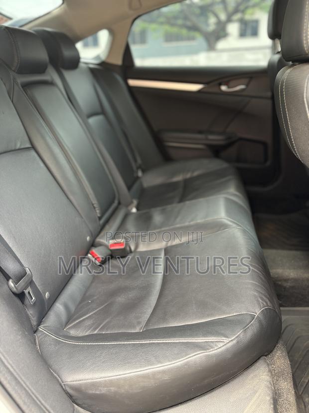 Honda Civic Touring 4dr Sedan (1.5L 4cyl) 2016 White