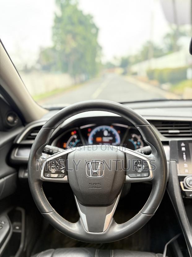 Honda Civic Touring 4dr Sedan (1.5L 4cyl) 2016 White