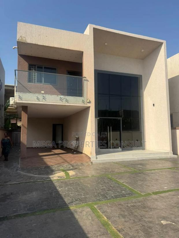 4bdrm House in Achimota for rent · Photo 2