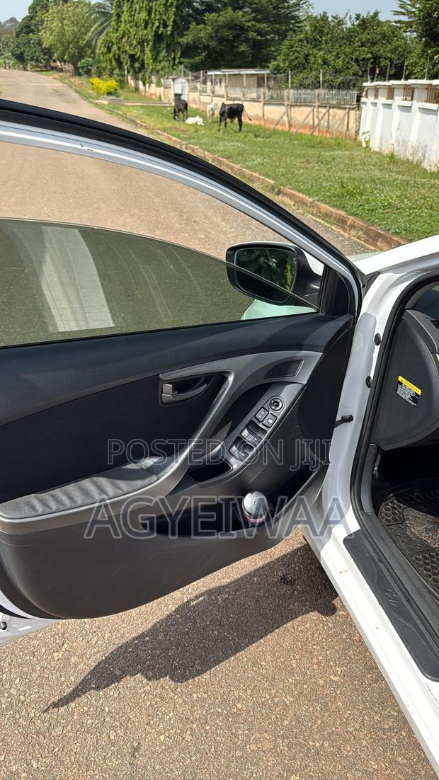 Hyundai Elantra 2015 White